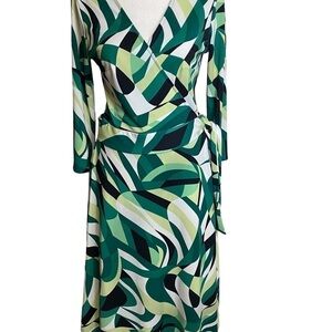 NEW York and company wrap dress size‎ medium.